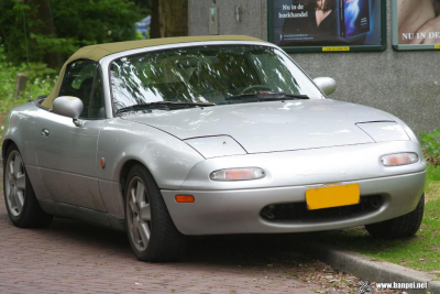 silver_miata_top.png