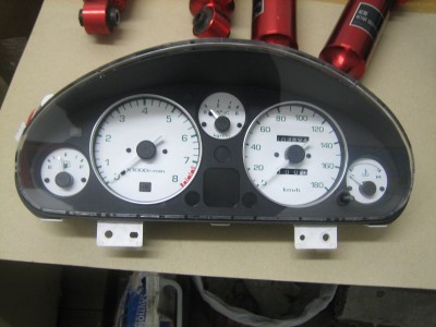 Gauge cluster white.jpg